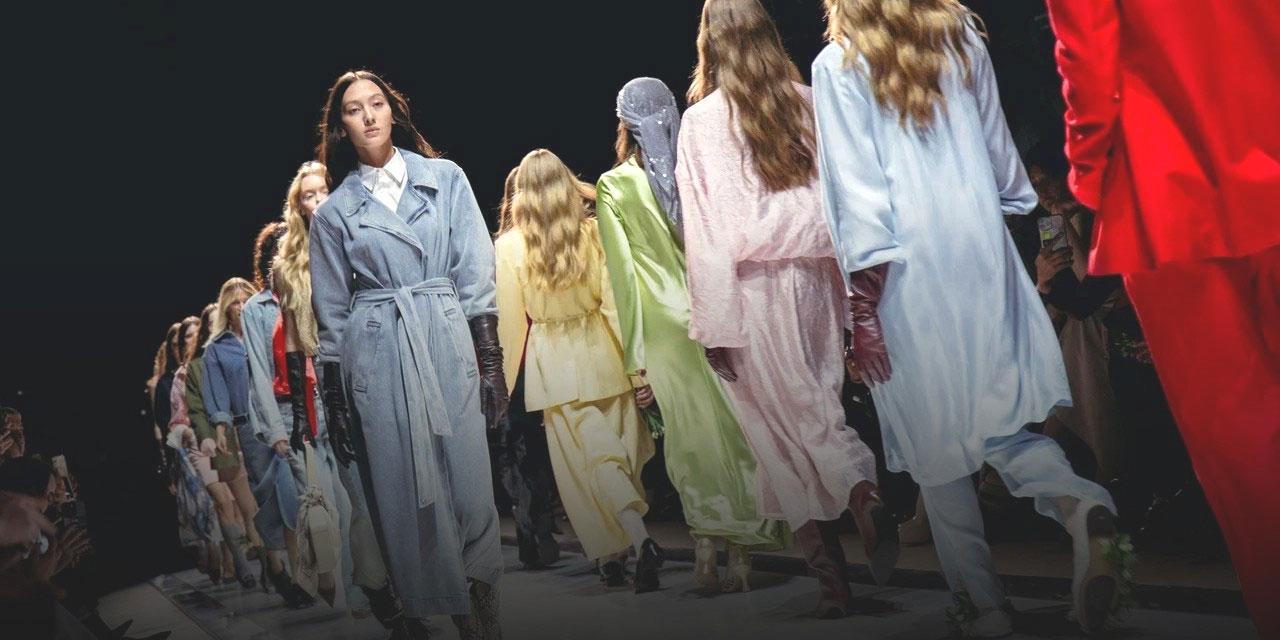 Moscow Fashion Week’te sezonun en trend renkleri podyuma çıktı