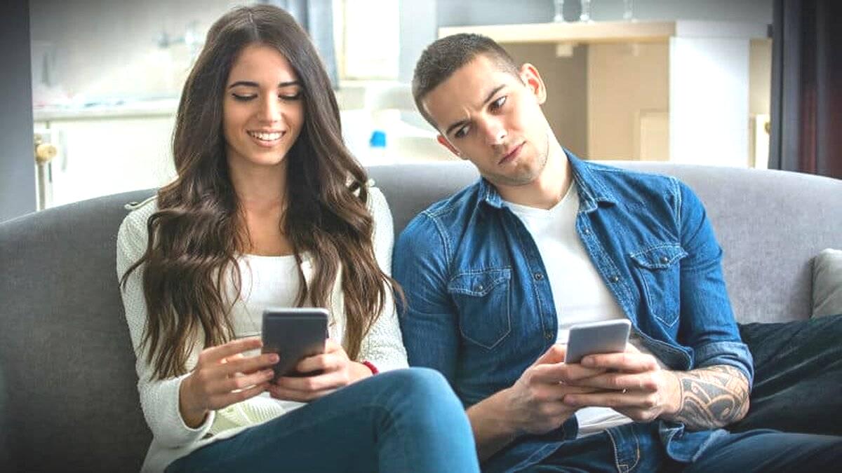 Evliliğinizi toplumsal medyada geçirdiğiniz vakit nasıl tesirler?