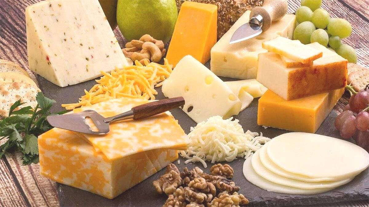 Peynir alırken bu yanılgıları yapmayın! Kaliteli peynirin 5 belirtisi