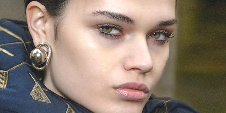 Kirpikleri Güçlendirmeye Yardımcı Olan 6 Serum