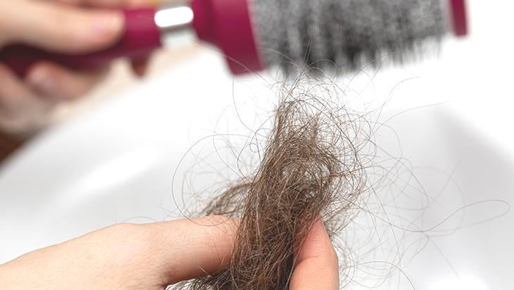 Mevsimsel dökülmeleri durduruyor! Tek bir malzeme yeterli