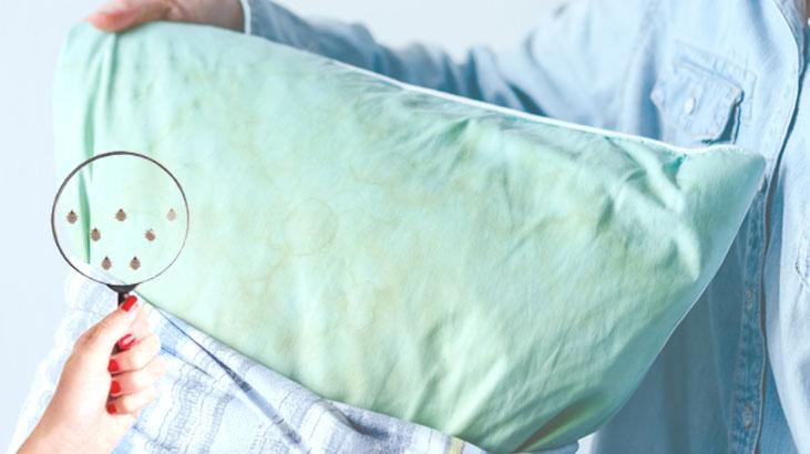 Yastık temizliğinde en doğru ayar! Deterjanı emiyor, bir kez daha döndürmek şart