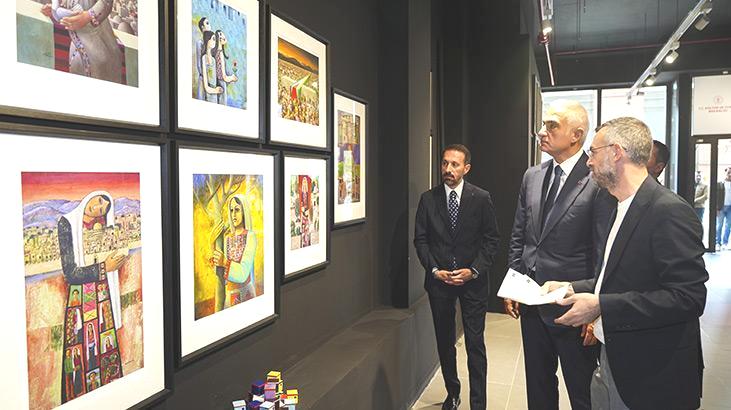 Bakan Ersoy, Filistinli sanatçıların ‘Hala Yaşıyorum’ sergisini gezdi