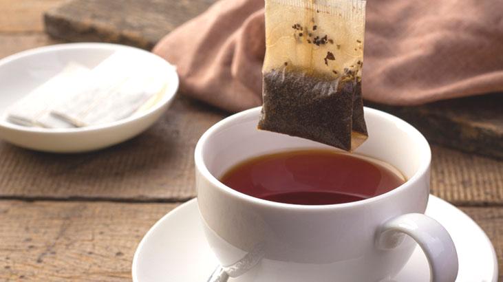 Bardakta bırakmadan önce 2 kez düşünün! Sindirimi bozuyor, ‘mikropartikül’ tehlikesi