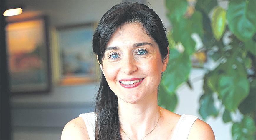 ‘Beyaz atlı prenslere inandırılarak büyütüldük’