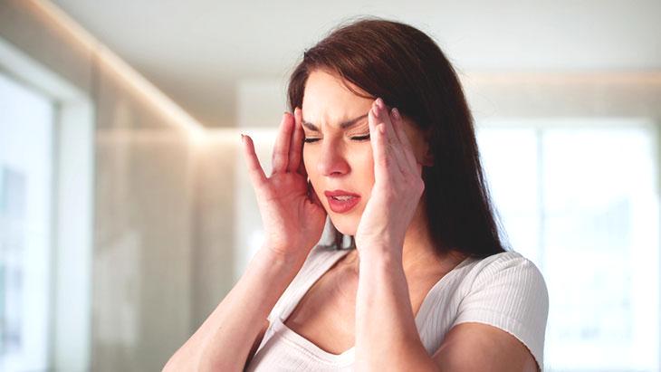 Beyin de dengesini kaybedebiliyor! Gençleri de etkiliyor: Bu belirtileri hafife almayın