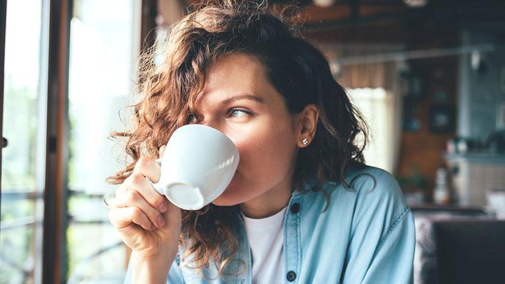 Kahve içtikten sonra şişkinlik mi hissediyorsunuz? Sebebi kafein alerjisi olabilir