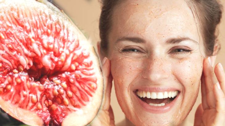 Yüzünüze sürüp 15 dakika bekletin! Yoğurt ve bal da eklenince kolajen oluyormuş