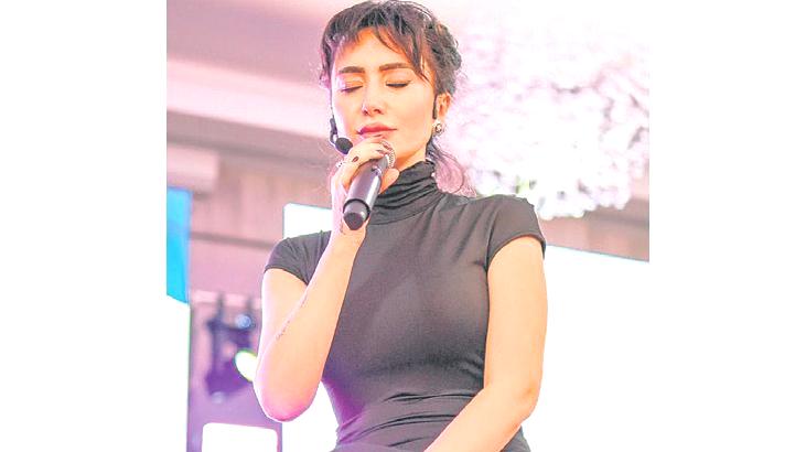 Antalya’da Sezen şarkıları