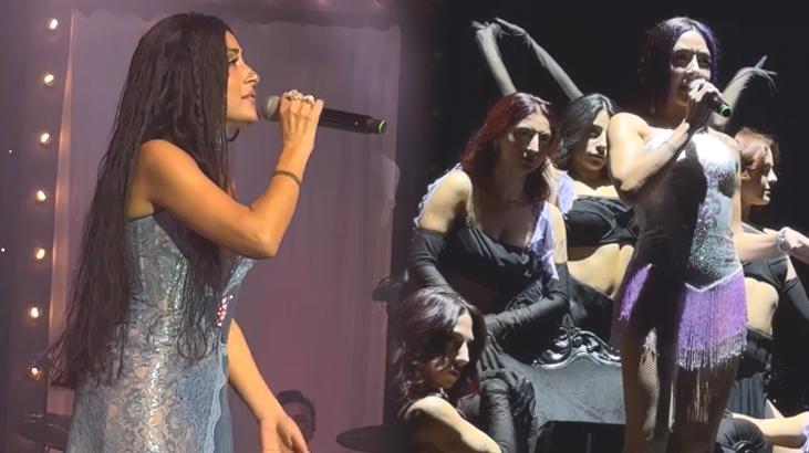 Melek Mosso, Harbiye konserinde Güllü detayı! Annesiyle duygusal anlar yaşadı