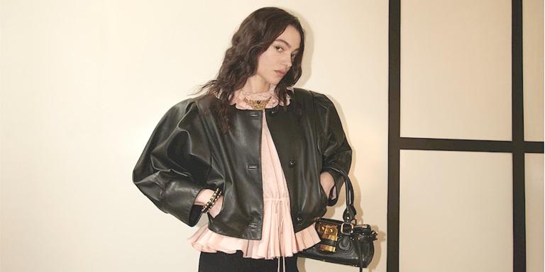 Pre-Fall 2026’nın Sessiz Gücü: Deri Bomber Ceket