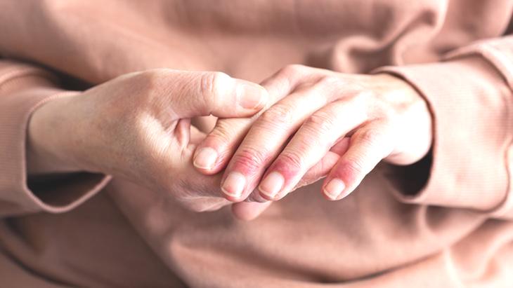 Yorgunluk sandığınız eklem ağrılarının sebebi! Tedavi edilmezse tüm organları etkiliyor