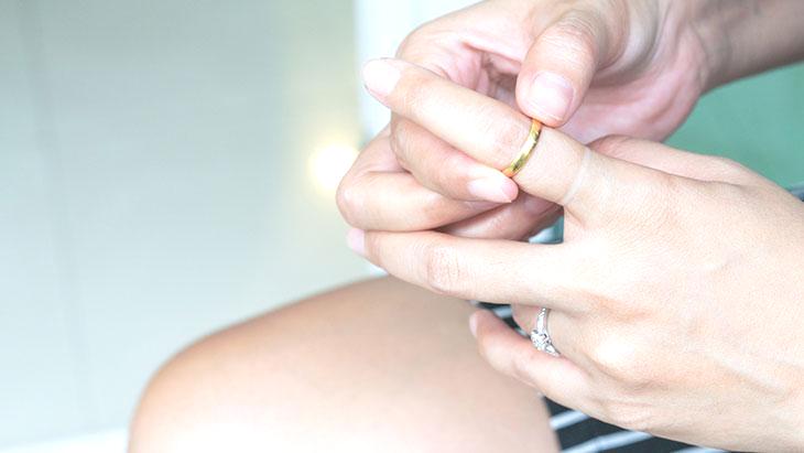 Yüzük ve kıyafetleriniz dar geliyorsa, dikkat! Nedeni lenfödem olabilir