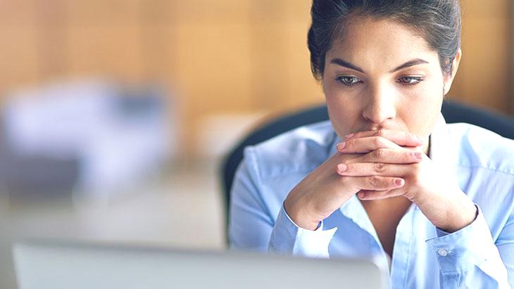 Birkaç saniyelik “dalgın bakışlar”a dikkat! Epilepsi belirtisi olabilir