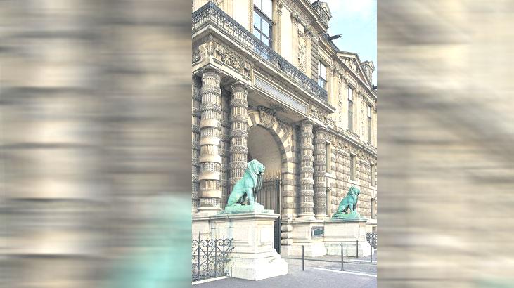 Louvre’u rahatlatacak ‘Aslan kapısı’