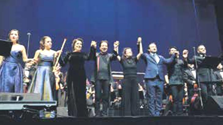 Mozart ve Mevlânâ müziğin zamansızlığında kucaklaştı