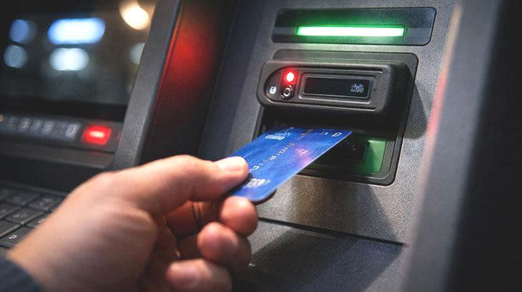 Bankadaki kritik hata! Bu saatlerde kartı ATM’ye sokmayın: 1 dakikada kopyalanıyor