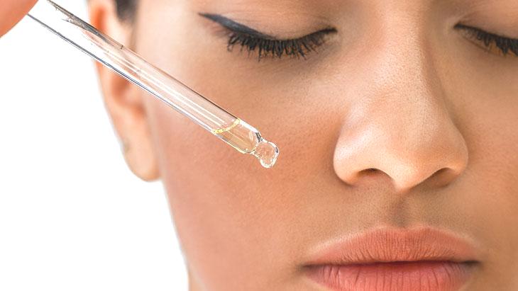 “Cildi beyazlatıyor” gibi söylemlere şüpheyle yaklaşılmalı! Ciddi hasara yol açıyor