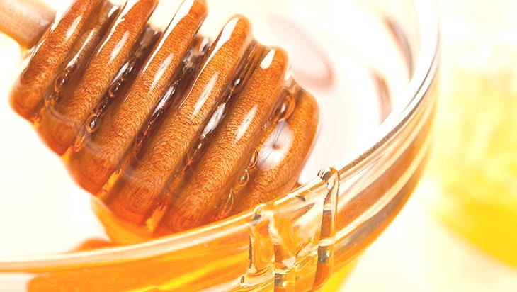 Doğal ürünlerle pırıl pırıl bir cilt! Hem besliyor hem parlatıyor