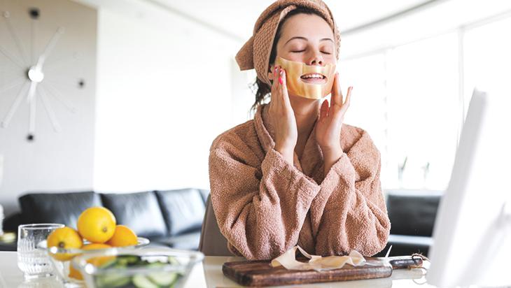 Lekeleri silgi gibi silen 2 malzeme! Bebek gibi cildin sırrıymış