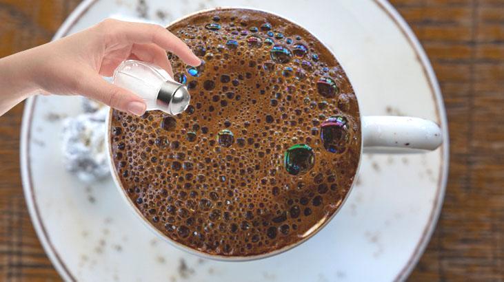 Ne süt ne şeker! Kahvedeki acıyı bastıran tek malzemeymiş: Bir tutam yetiyor