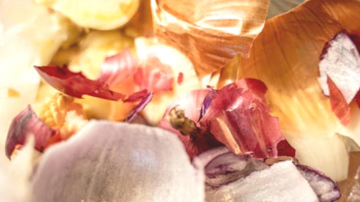 Soğan kabuklarını atmayın! Kurutmak yetiyormuş: Dışı içinden zengin
