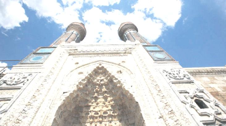 Vakıf eserlerine 1 milyon ziyaretçi