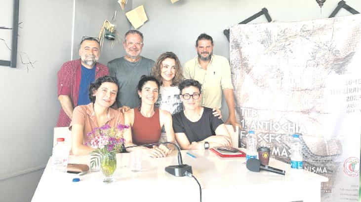 ‘Gitmedik. Buradayız.’