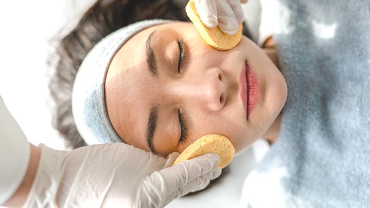 Sabahları şiş uyanma derdi kalmıyor! 2 dakikalık masaj tekniği canlılık katıyor