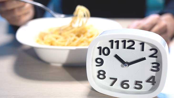 Gece 2’de uyanıksanız suçlu beyniniz değil, tabağınız! Uyku kalitesini bozan 5 hata