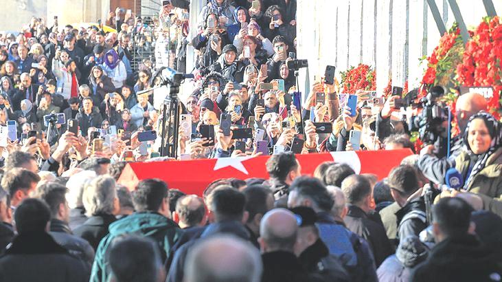 Tarihin kalbine defnedildi