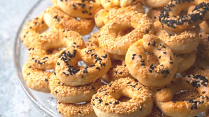 Ağızda kum gibi dağılıyor! Pastane çörekleri evde böyle yapılıyormuş: 35 dakikada hazır