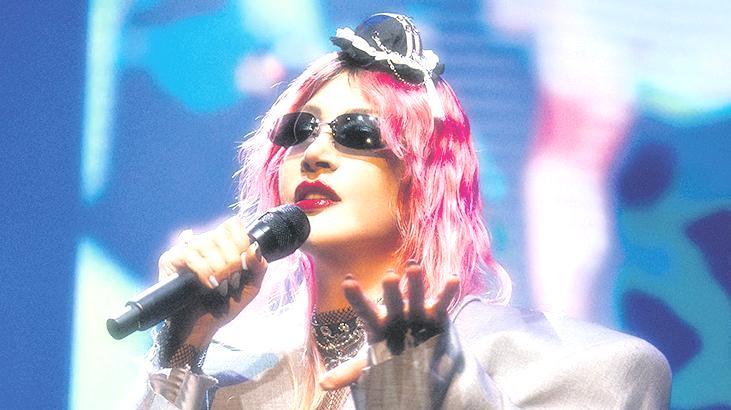 Hande’den tavsiye: İki bakışa kanmayın!