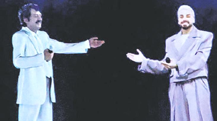 Hologramla düet yaptılar