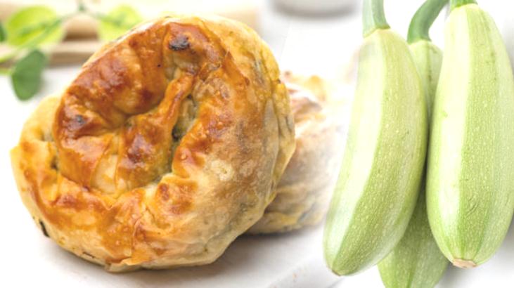 Kabaklı gül böreği böyle yapılıyormuş! Küp küp kesip karabibere bulayın: Yiyen doyamıyor