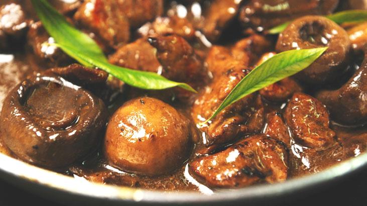 Lezzet seviyesini arşa çıkarıyor! Püf noktası suyunda, kremalı mantar sosu tarifi