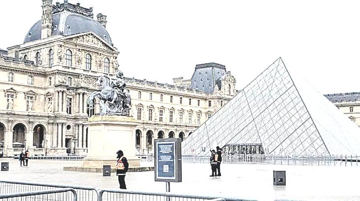 Louvre’a mimari yarışma