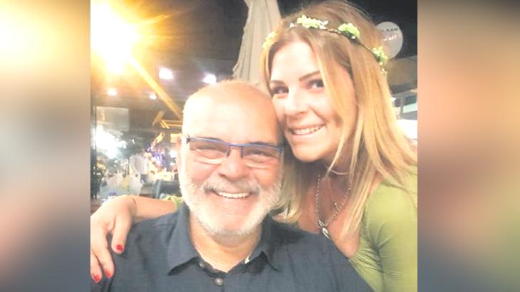 Oyunculuğa babamdan gizli başladım’