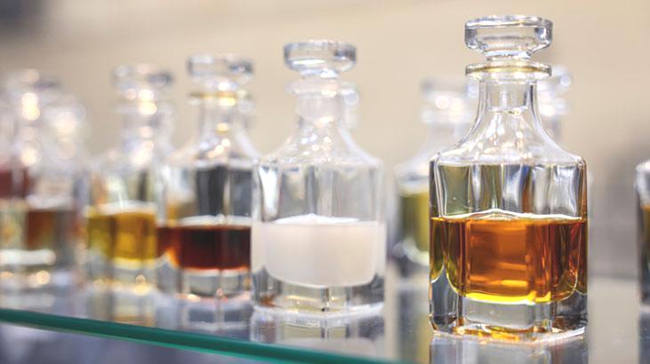 Parfümlerin içinden at idrarı çıktı! Cildi mahvediyor, herkes fiyatına şaşırdı