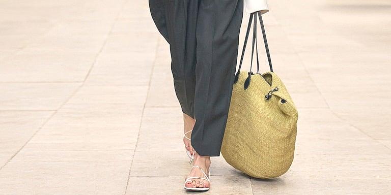 Rafya Çantalar: Plajın Ötesine Taşan Yaz Klasiği