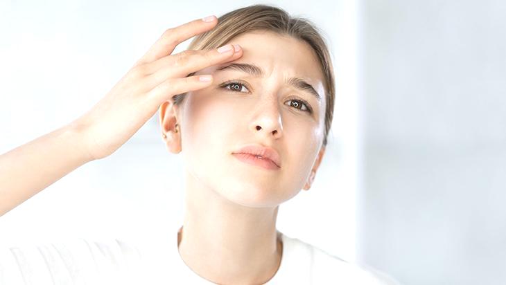 Tek ürünle yüzdeki şişliği yok ediyor! Dondurulmuş yarım patatesten gelen mucize