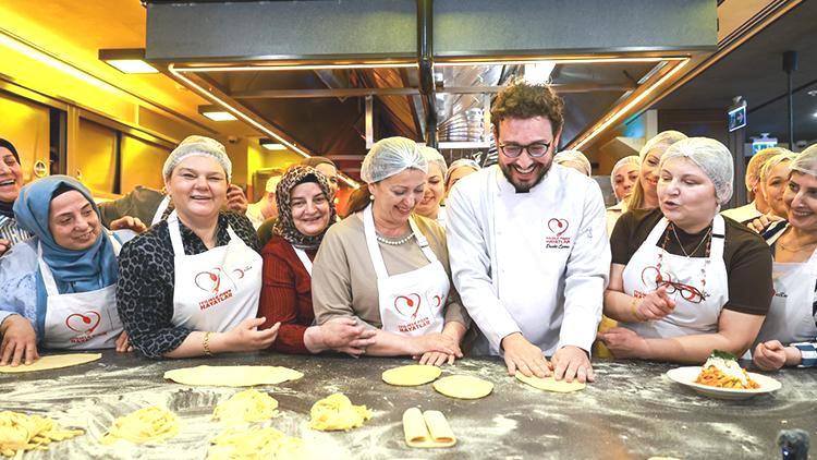 Ünlü Şef Danilo Zanna depremzede kadınlarla aynı mutfakta buluştu