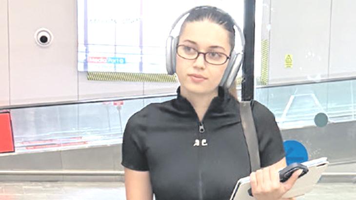 Aşk sorularına kulaklık önlemi