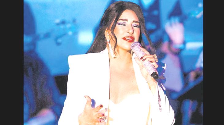 Duru beyazlar içinde