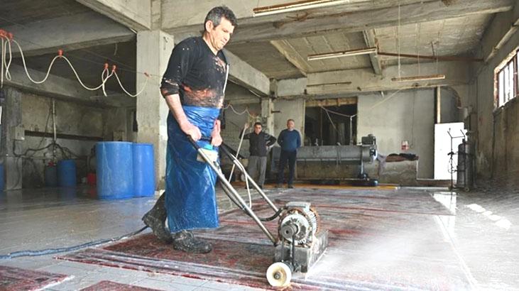 Halıları yola atıp eskitiyorlar! Avrupa’da servet değerinde, yoğun talep var