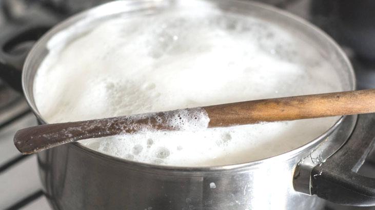 Ocak başında dakikalar harcamaya gerek kalmadı! Kaynatırken beklemeyin, taşmayı durduran taktik