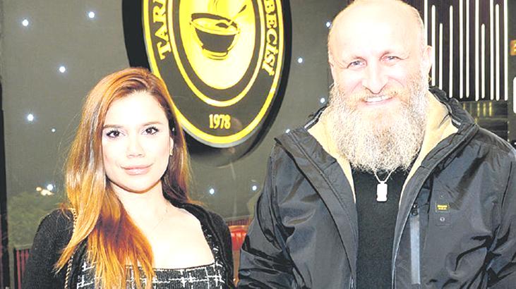 ‘Oflu Hoca’ sahneye çıkıyor