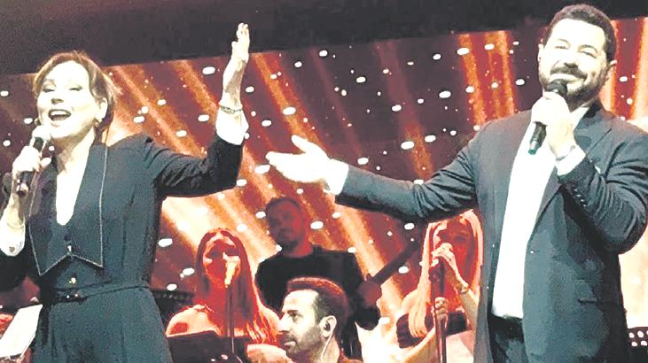 ‘Yak Gel’ düetiyle sahne alev aldı