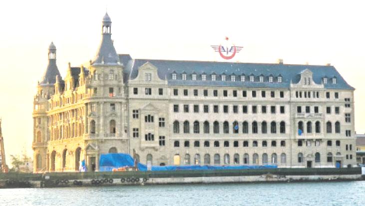 Haydarpaşa’nın cephesi göründü