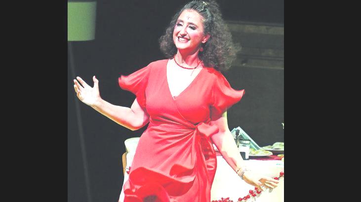 ‘Kara Kız’ yaz turnesine çıkıyor!